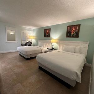Queen Room Two Queen Beds